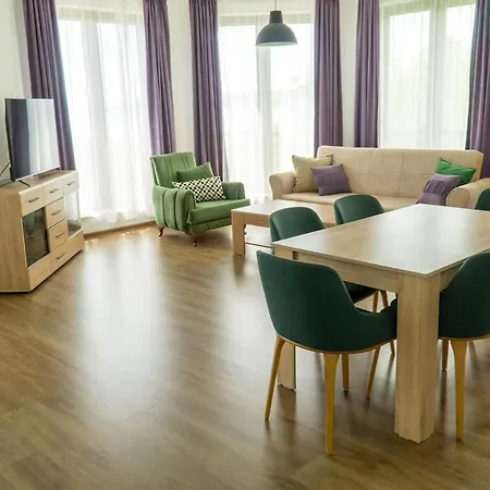 Апартаменти Spacious Family Near The Sea Варна